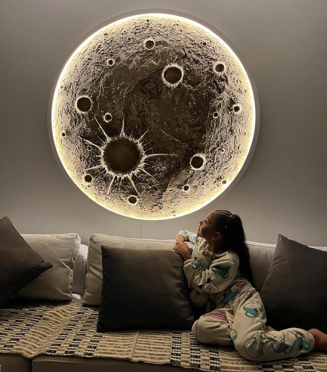 Moonlight 46" – Luxury Sculptural Edition